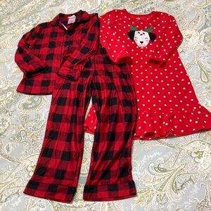 Set of two girls winter pajamas- size 4/5 and 5 (carters, wondershop)